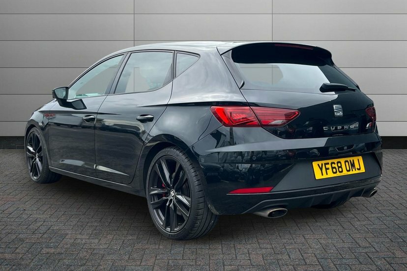 Seat Leon 2.0 Tsi Cupra 290 Hatchback Dsg 290 Ps YF68OMJ Black #3