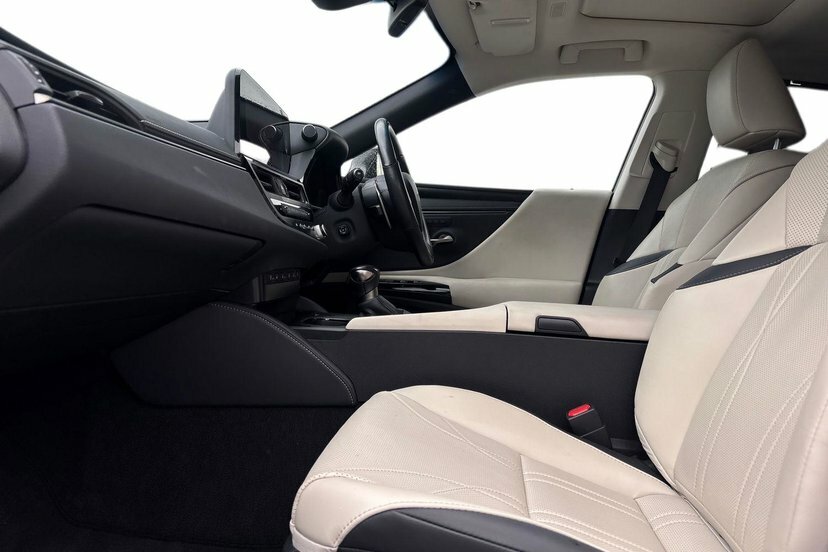Lexus ES 2.5 300H Takumi Saloon Hybrid E-cvt 21 Silver #2