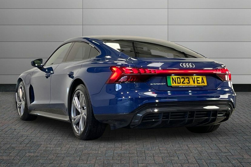 Audi E Tron GT 93.4Kwh Saloon Quattro 476 Ps Blue #3