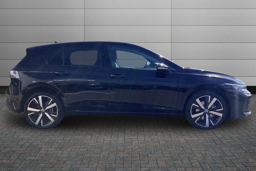 Volkswagen e-Golf 1.5 Tsi Ehybrid 19.7Kwh Match Dsg Black #4