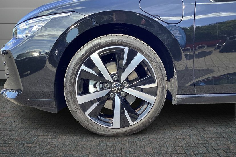 Volkswagen e-Golf 1.5 Tsi Ehybrid 19.7Kwh Match Dsg Black #5
