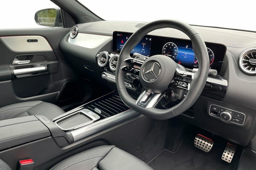 Mercedes-Benz GLA Class Gla35 Amg Premium Suv 306 Ps Black #5