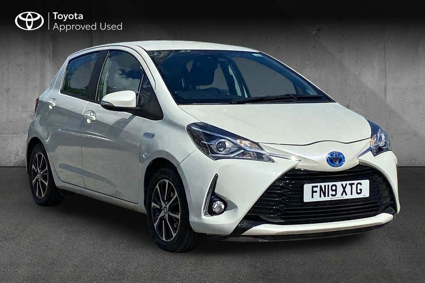 Toyota Yaris 1.5 Vvt-h Icon Tech Hatchback Hybrid E- White