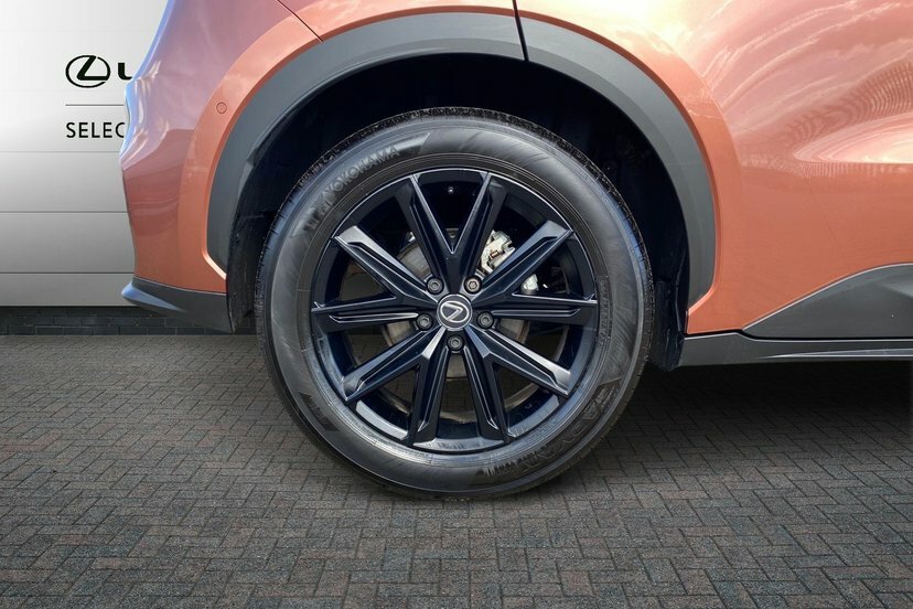 Lexus LBX 1.5 Vvt-ie Takumi Suv Hybrid E-cvt 136  #5