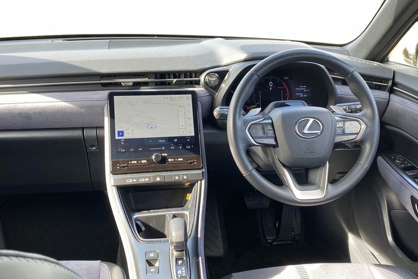 Lexus LBX 1.5 Vvt-ie Takumi Suv Hybrid E-cvt 136  #6