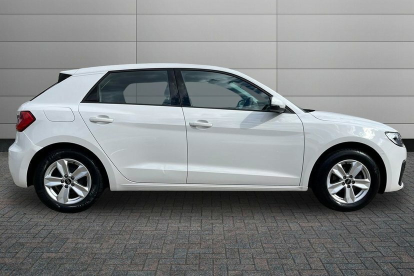 Audi A1 1.0 Tfsi 25 Technik Sportback 9 AB18ACB White #4