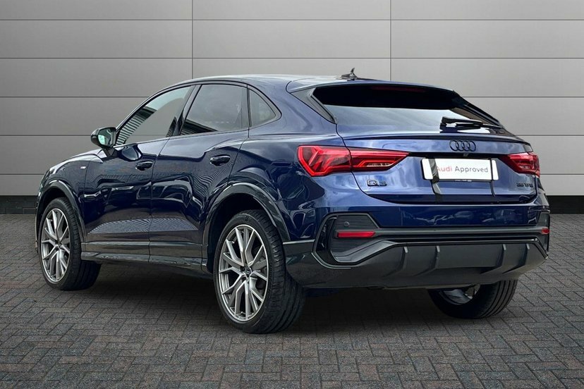 Audi Q3 1.5 Tfsi Cod 35 Black Edition Sportback EA74YUO Blue #3