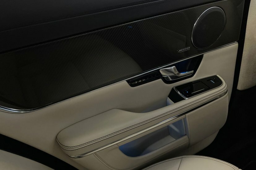 Jaguar XJ Grey #32