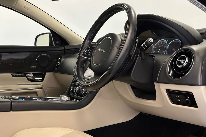 Jaguar XJ Grey #13