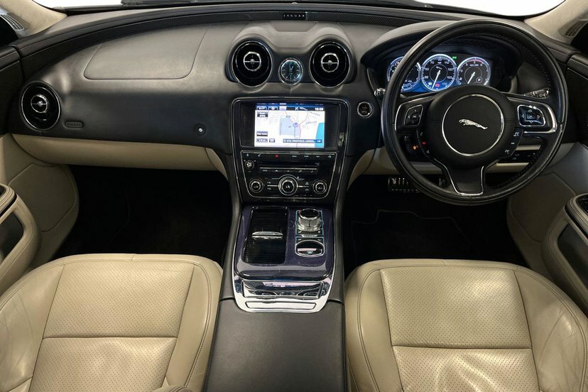 Jaguar XJ 3.0D V6 Portfolio Saloon Euro 5 2 Grey #6