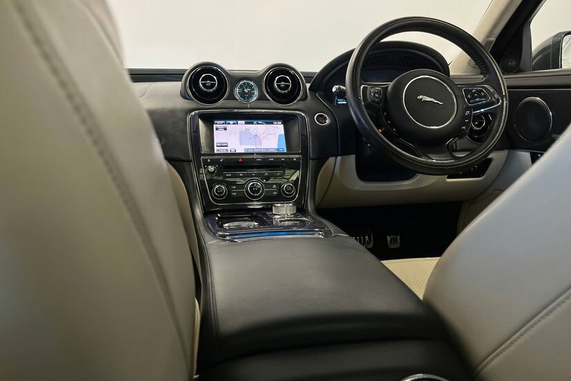 Jaguar XJ Grey #31
