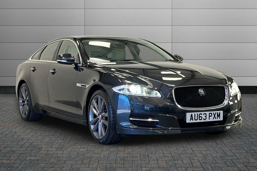 Jaguar XJ 3.0D V6 Portfolio Saloon Euro 5 2 Grey