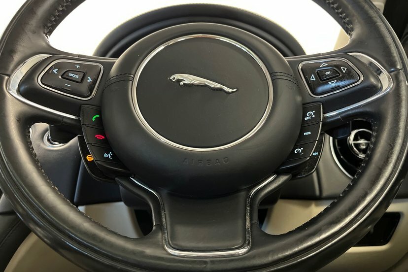Jaguar XJ Grey #25