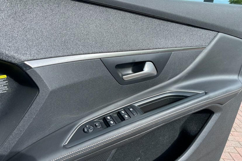 Peugeot 3008 Active Black #21