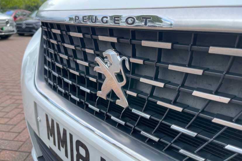 Peugeot 3008 Active Black #24