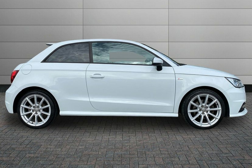 Audi A1 1.6 Tdi S Line Hatchback 116 Ps White #4