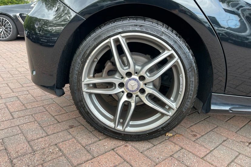 Mercedes-Benz A Class 1.6 A160 Amg Line Executive Hatchback Black #4