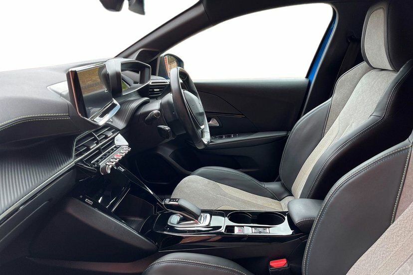 Peugeot e-208 50Kwh Gt Hatchback 136 Ps Blue #2