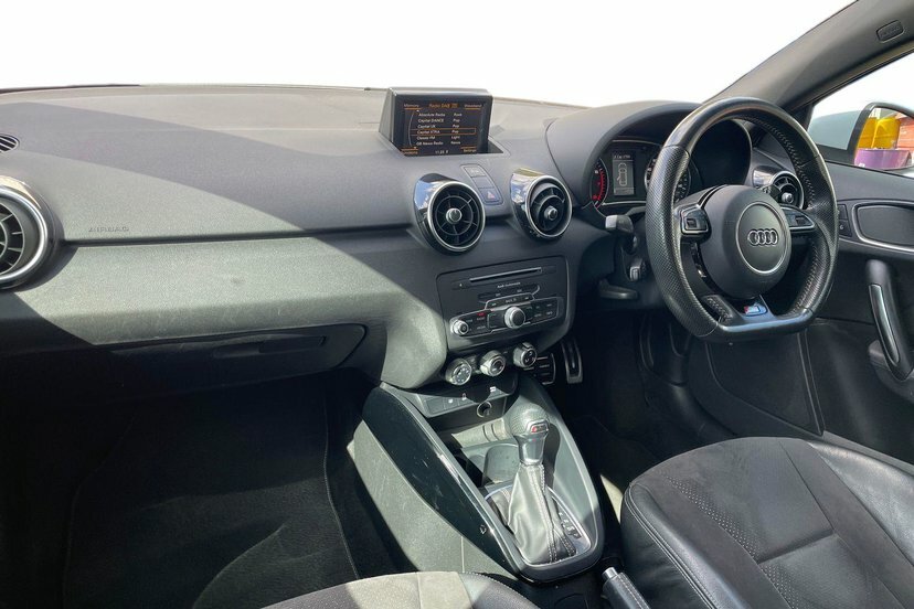 Audi A1 1.4 Tfsi Black Edition Sportback S Tron White #2