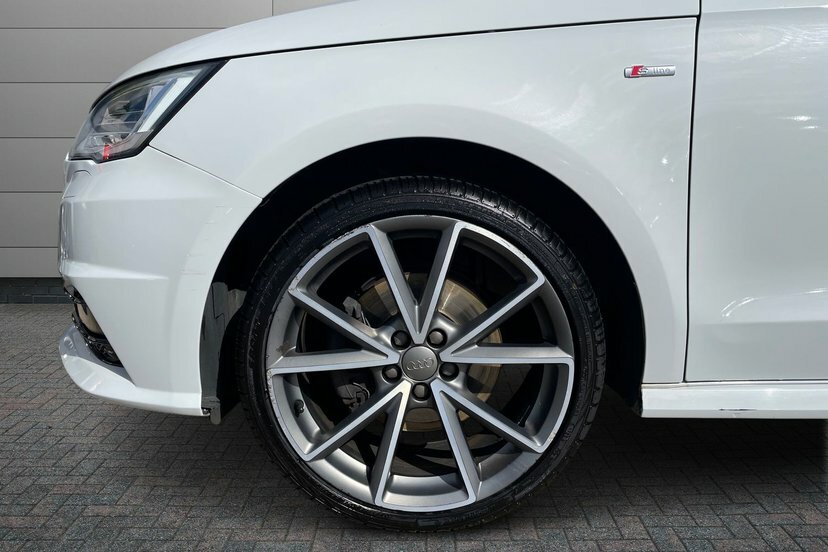 Audi A1 1.4 Tfsi Black Edition Sportback S Tron White #5