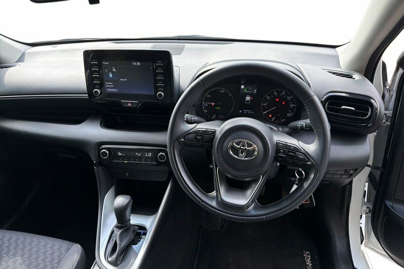 Toyota Yaris 1.5 Vvt-h Icon Hatchback Hybrid E-cvt White #5