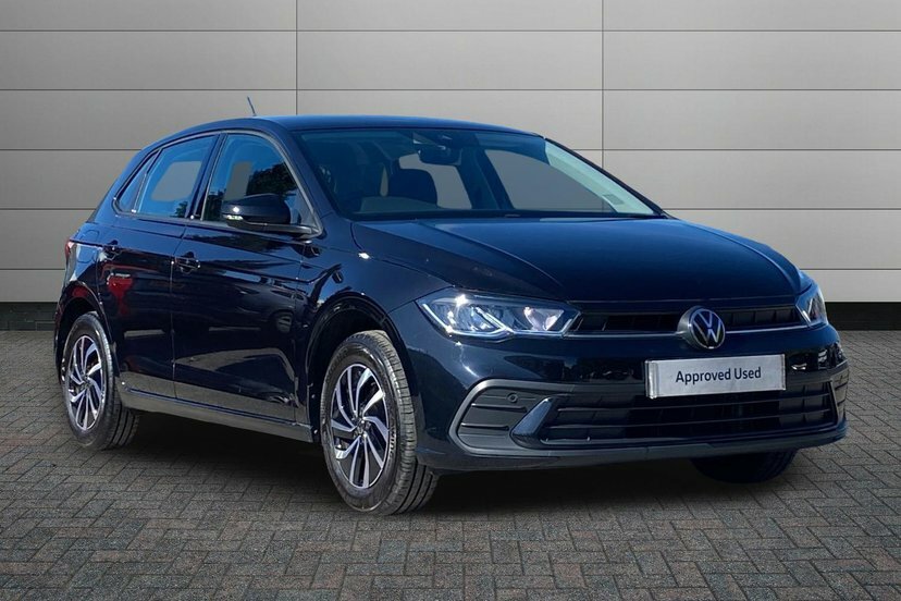 Volkswagen Polo 1.0 Tsi Life Hatchback 95 Ps Black