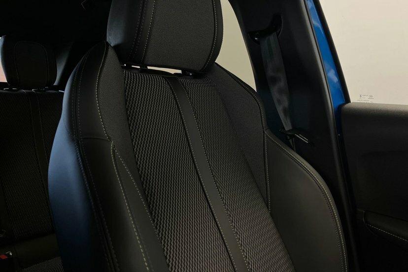 Peugeot e-208 E-style Blue #15