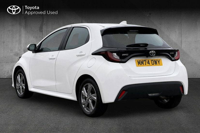 Toyota Yaris 1.5 Vvt-h Icon Hatchback Hybrid E-cvt White #4