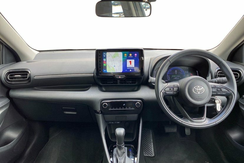 Toyota Yaris 1.5 Vvt-h Icon Hatchback Hybrid E-cvt White #5