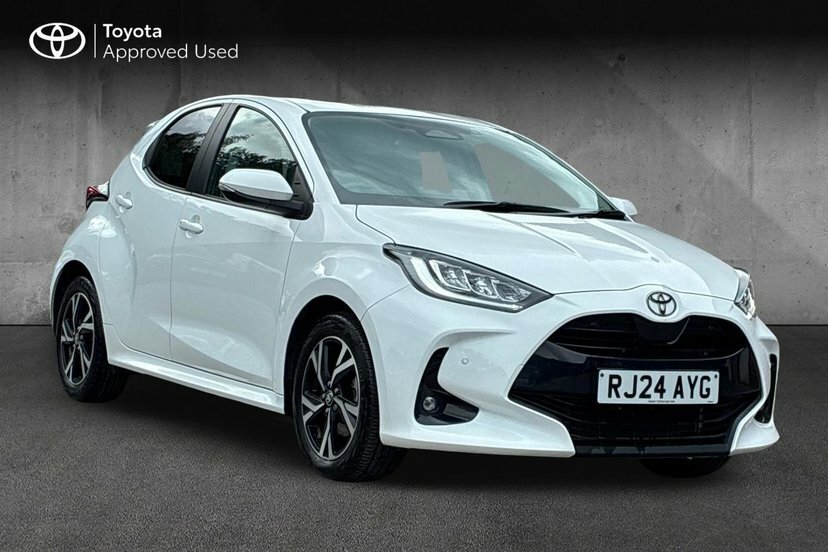Toyota Yaris 1.5 Vvt-h Design Hatchback Hybrid E-cvt White