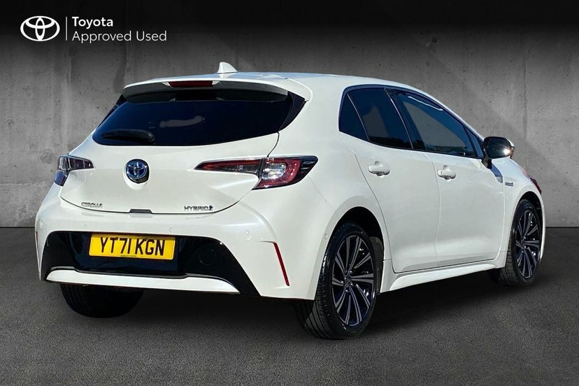 Toyota Corolla 1.8 Vvt-h Gpf Design Hatchback Hybrid C White #2