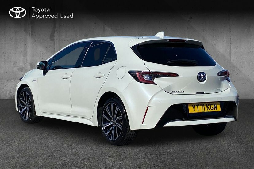 Toyota Corolla 1.8 Vvt-h Gpf Design Hatchback Hybrid C White #4