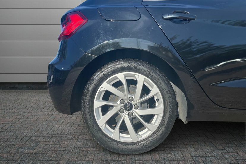 Audi A1 1.0 Tfsi 25 Sport Sportback S Tronic 9 Black #5