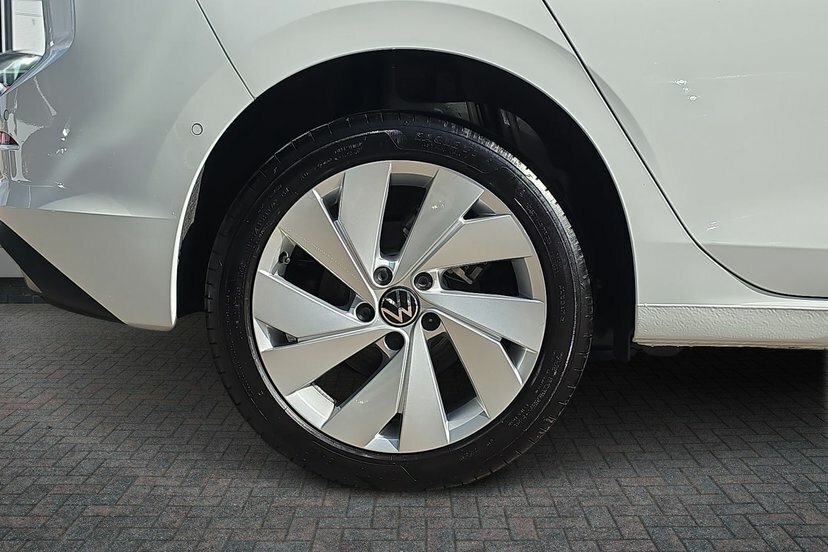 Volkswagen Golf 1.5 Tsi Match Hatchback 115 Ps White #5
