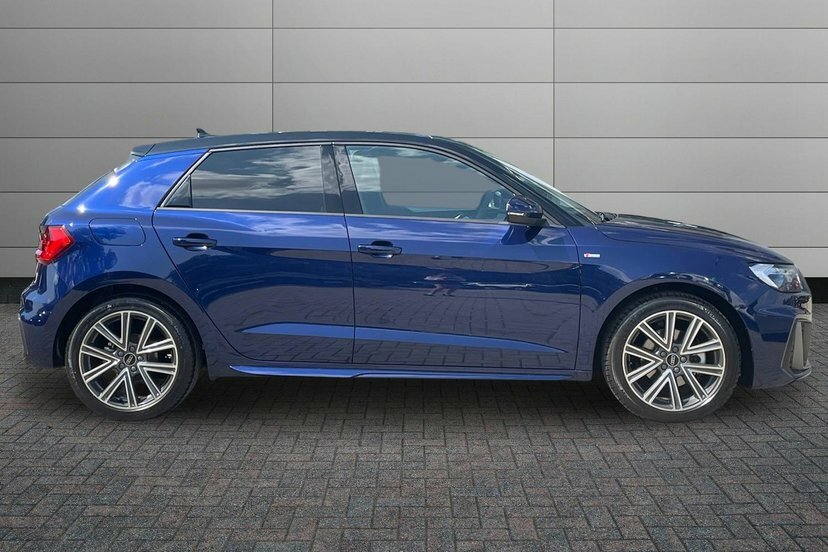 Audi A1 1.0 Tfsi 30 S Line Sportback S Tronic Black #4