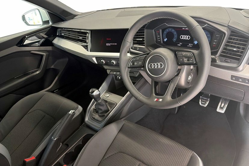 Audi A1 1.0 Tfsi 25 S Line Sportback 95 White #6