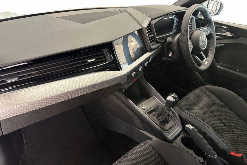 Audi A1 1.0 Tfsi 25 S Line Sportback 95 White #2