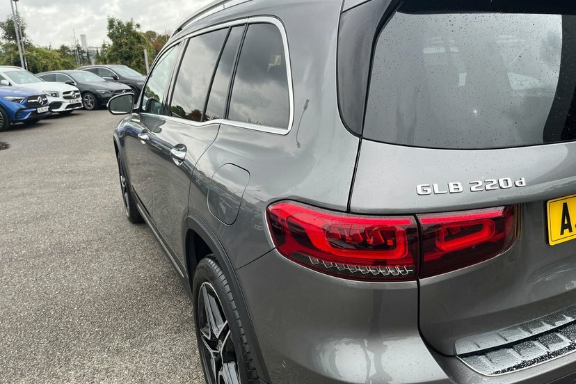 Mercedes-Benz GLB Class Suv White #43
