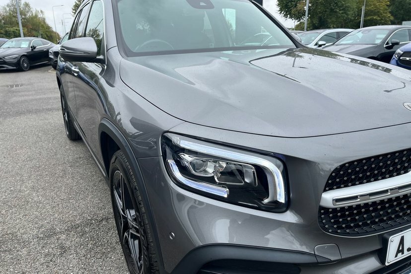 Mercedes-Benz GLB Class Suv White #46