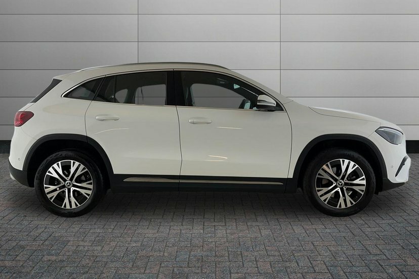 Mercedes-Benz GLA Class Gla 200 Sport Executive AP73DHL White #3
