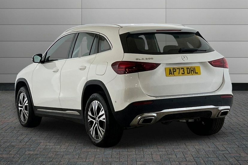 Mercedes-Benz GLA Class Gla 200 Sport Executive AP73DHL White #2