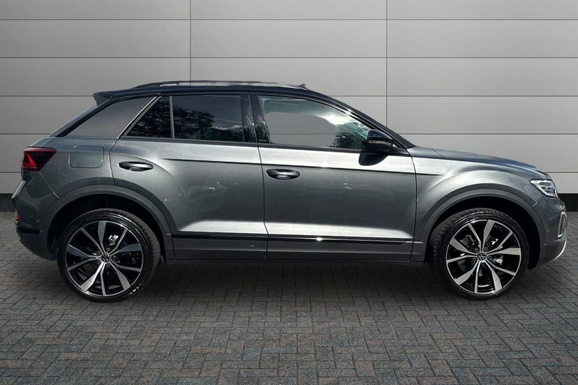 Volkswagen T-Roc 1.5 Tsi Style Design Suv Dsg 150 Ps Black #4