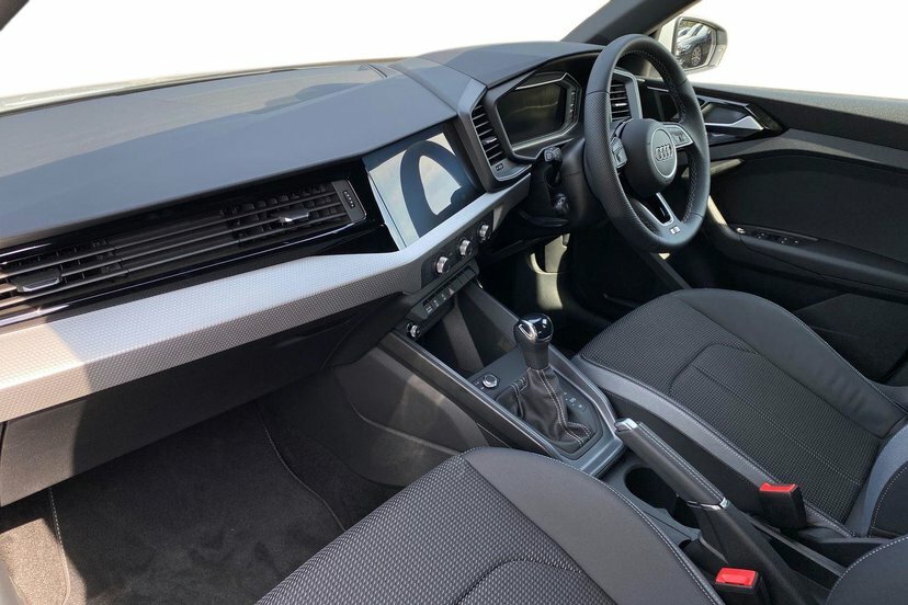 Audi A1 1.5 Tfsi 35 S Line Sportback S Tronic White #2