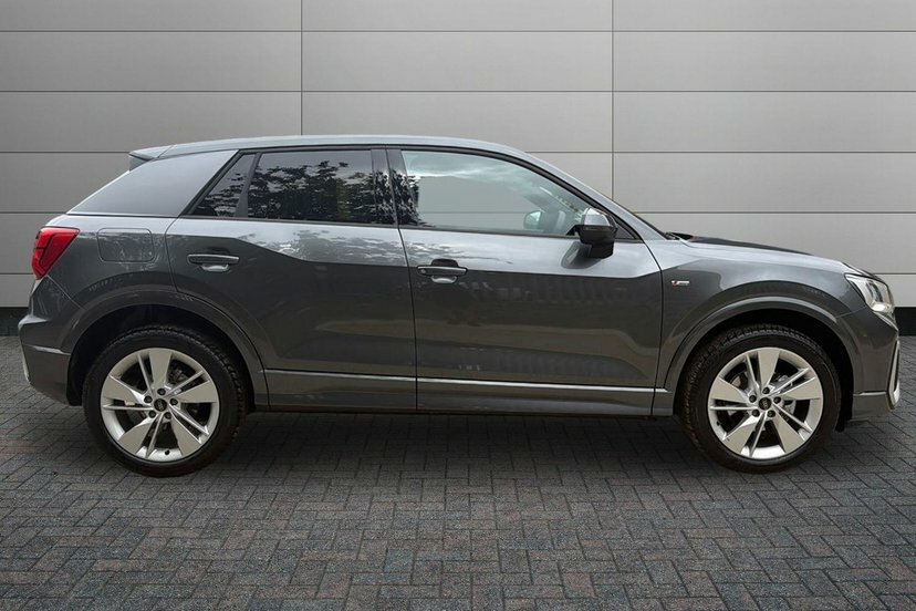 Audi Q2 1.5 Tfsi Cod 35 S Line Suv S Tronic 15 Grey #4