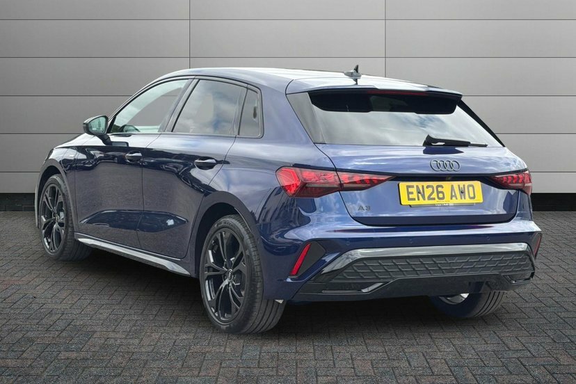 Audi A3 1.5 Tfsie Black Edition Sportback Plug- Blue #3