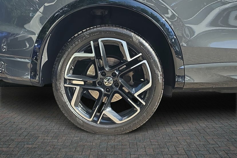 Volkswagen Tiguan 2.0 Tdi R-line Suv Dsg 150 Ps Grey #5