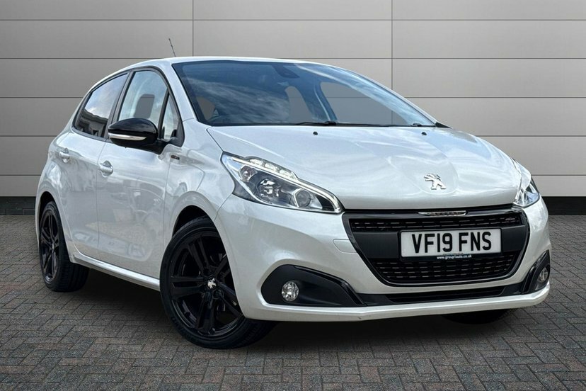 Peugeot 208 1.5 Bluehdi Gt Line Hatchback 1 White