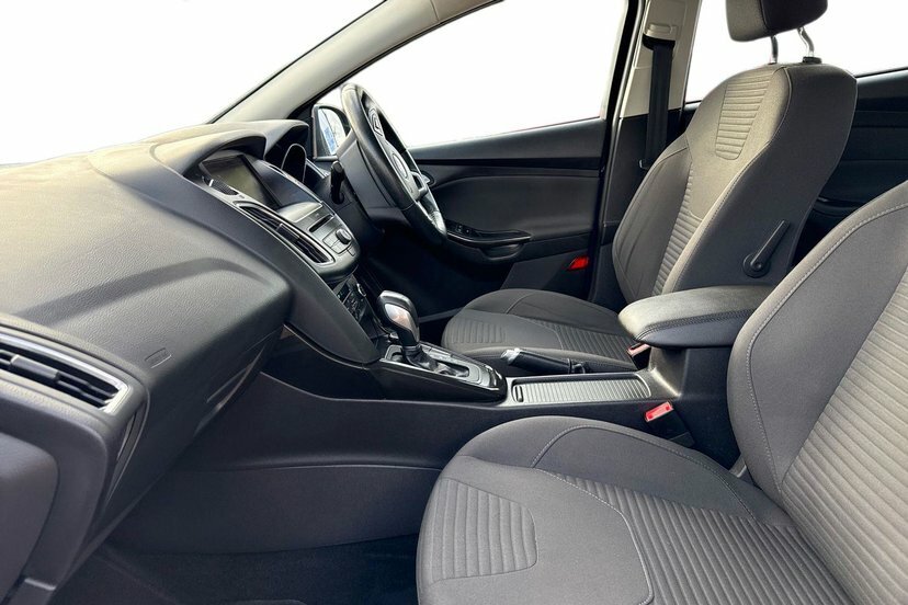 Ford Focus 1.0T Ecoboost Titanium Hatchback Blue