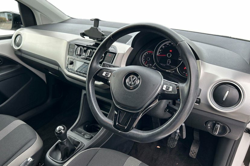 Volkswagen Up 1.0 High Up Hatchback 90 Ps White #6
