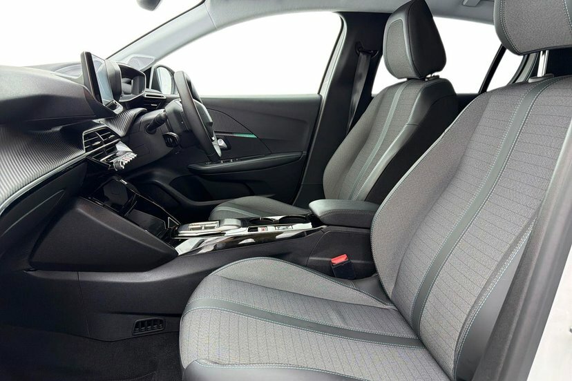 Peugeot e-208 50Kwh Allure Premium Hatchback White #2
